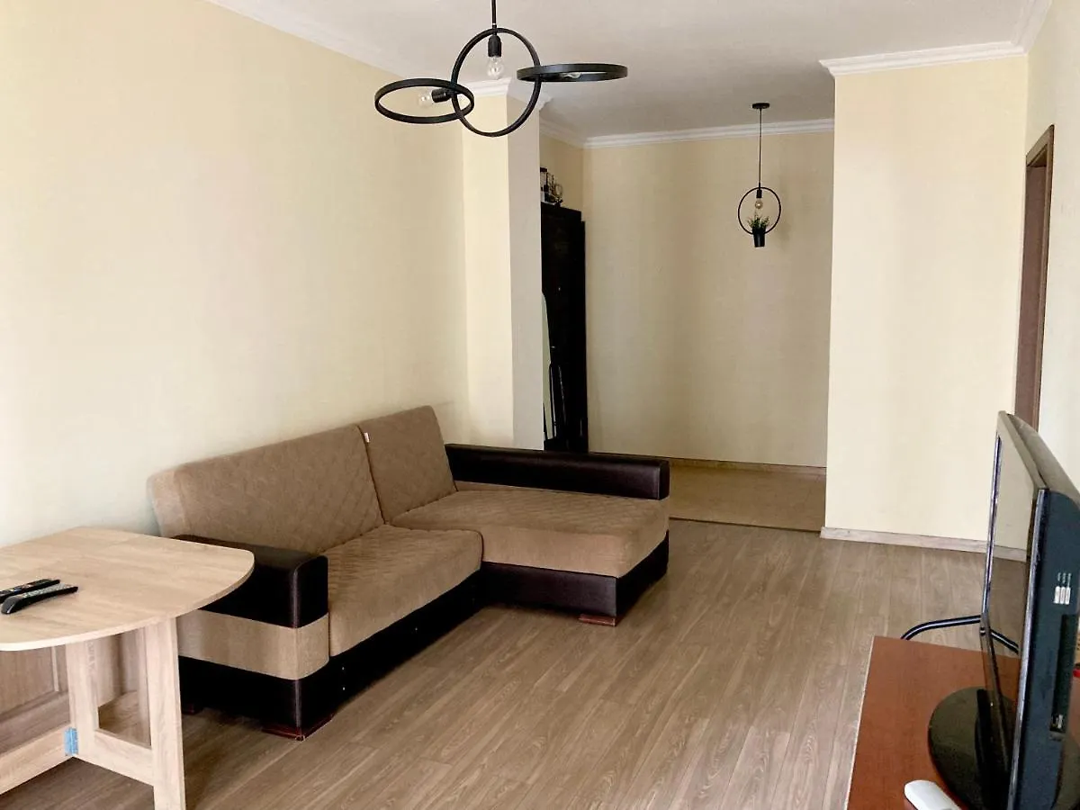 Big, Comfortable Apartment In Batumi Near The Sea Georgien